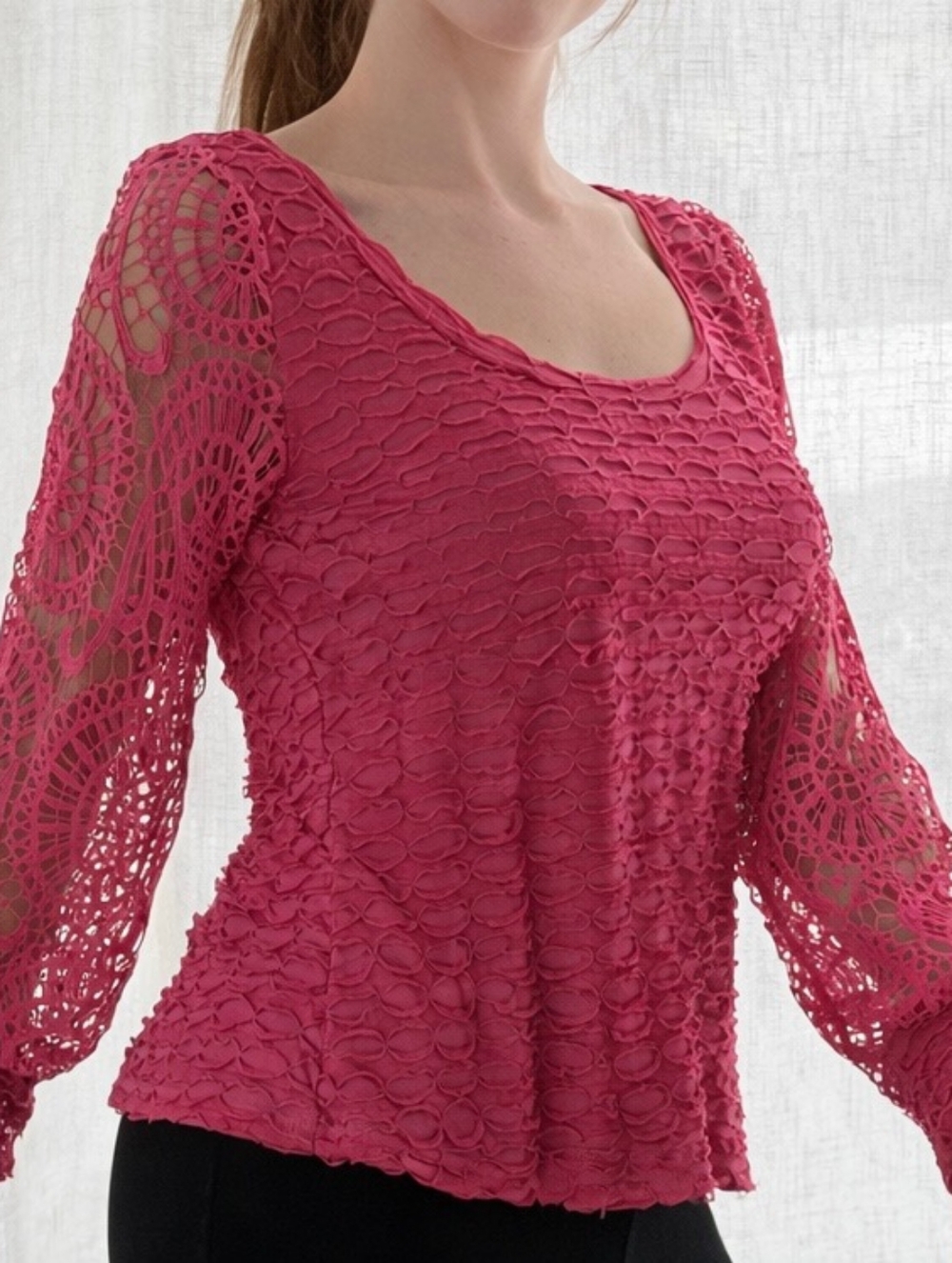 LIAM & CO Women's Pink Lace Sleeve Knit Top
